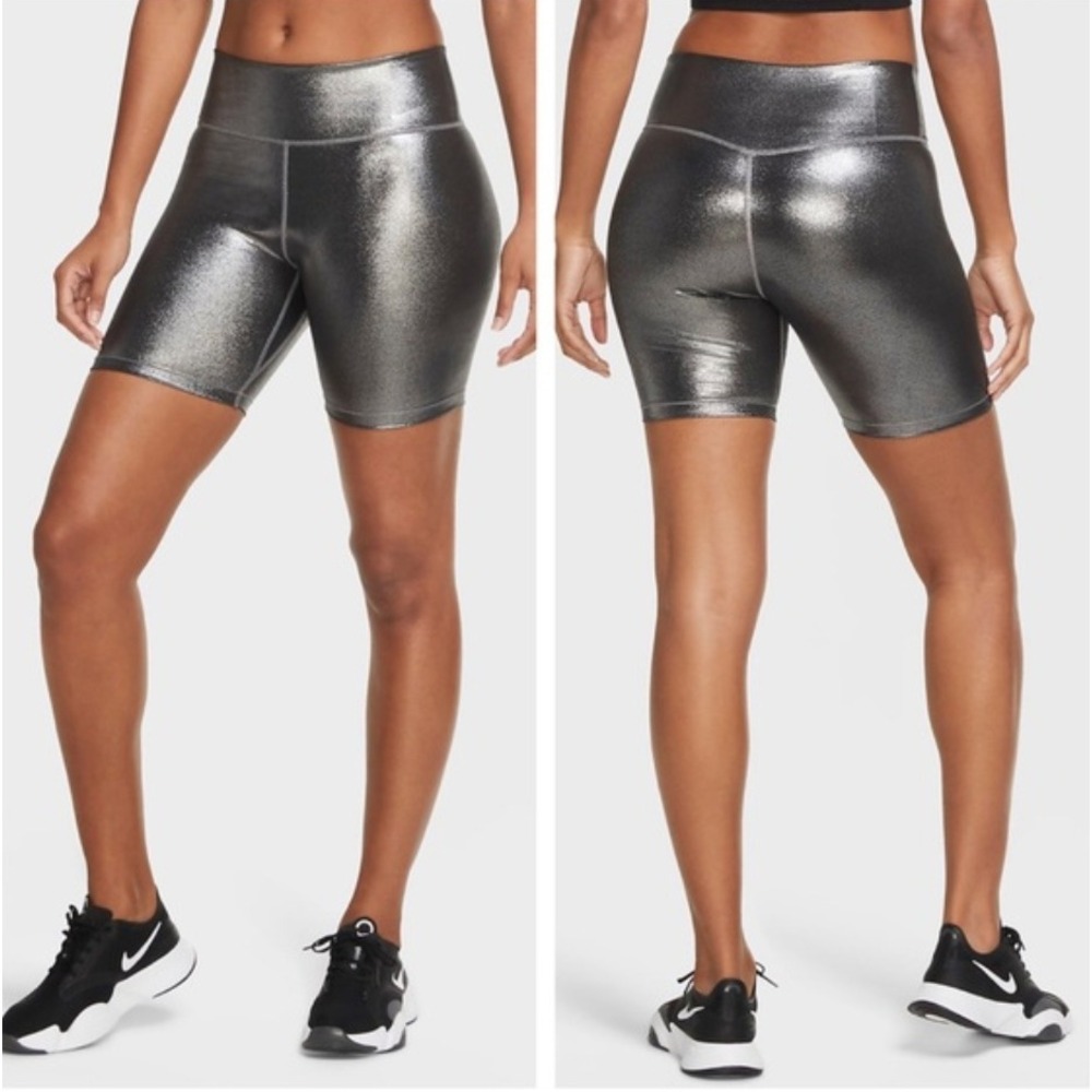 NWT Nike One‎ Icon Clash Silver Shimmer Tight Fit 7" Mid Rise Shorts